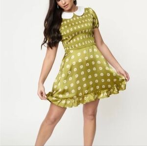 NWOT/ Smak Parlour Green & White Daisies Smocked Fit & Flare Dress  SZ L